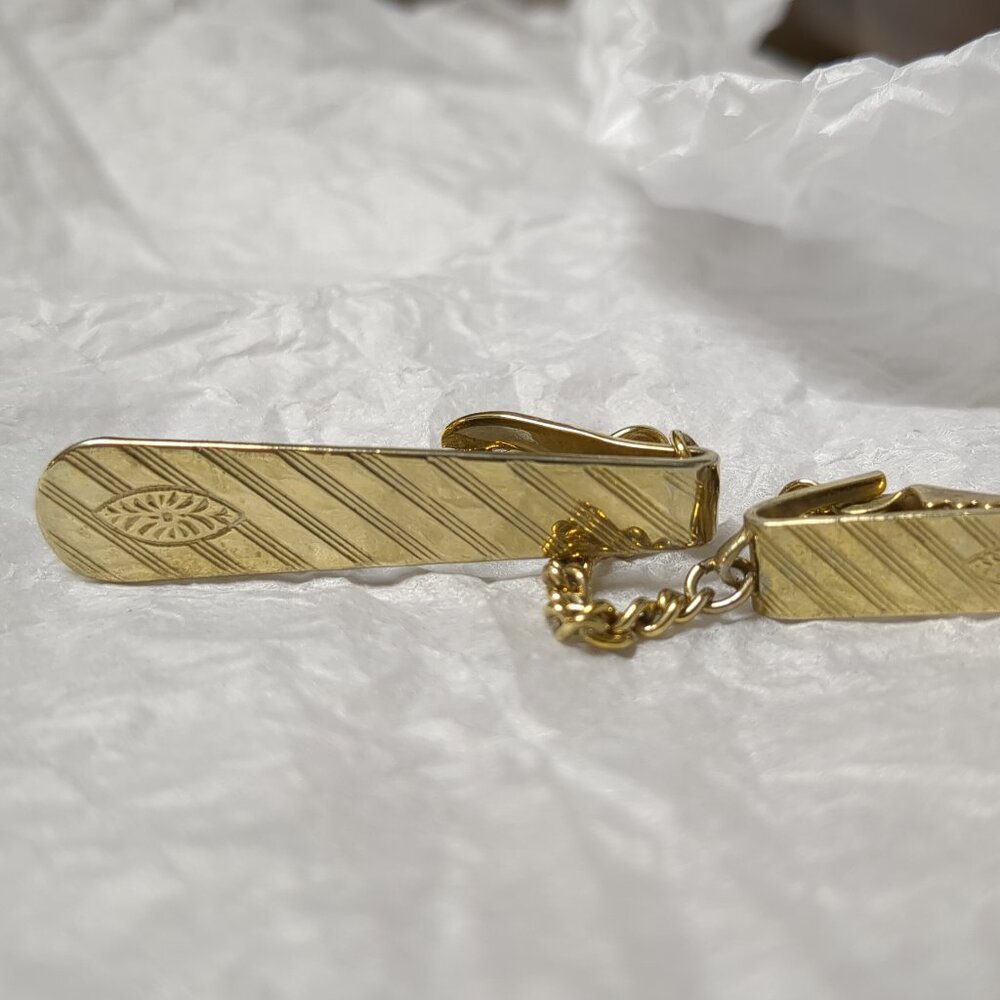Classy Engraved Tie Clip with Filigree